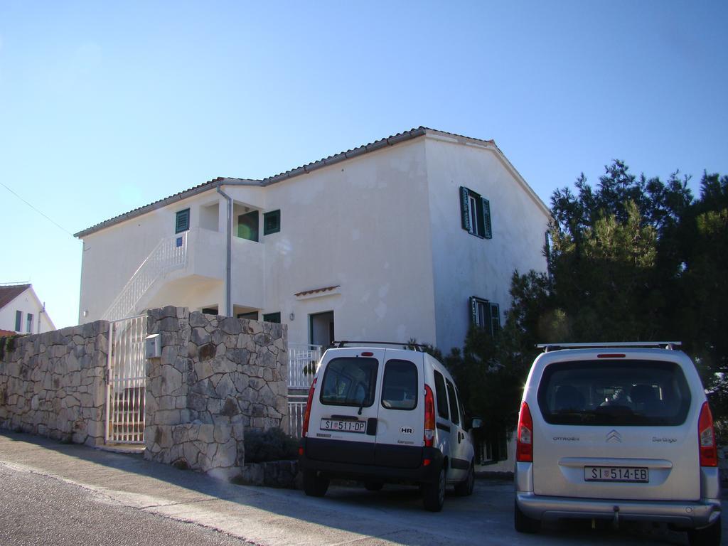 Apartments Sanda Муртер Екстериор снимка