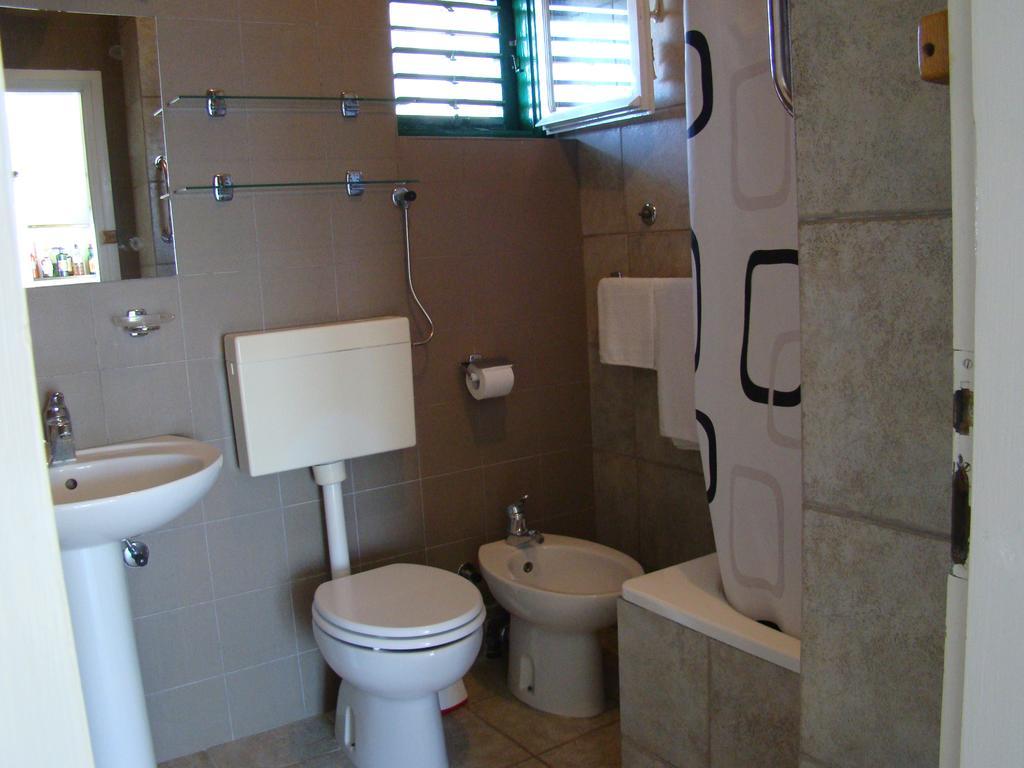 Apartments Sanda Муртер Екстериор снимка