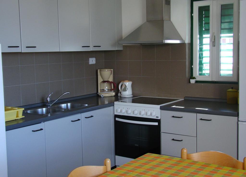 Apartments Sanda Муртер Екстериор снимка